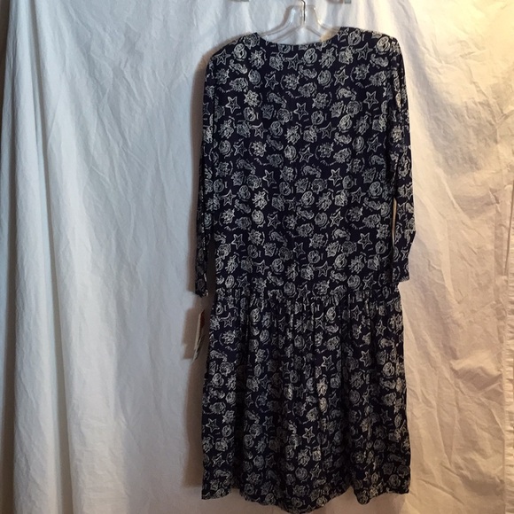 Dress - Picture 2 of 5